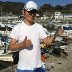 オオアジ狙いはボウズ・・日の出後サヨリメインで釣り＾＾